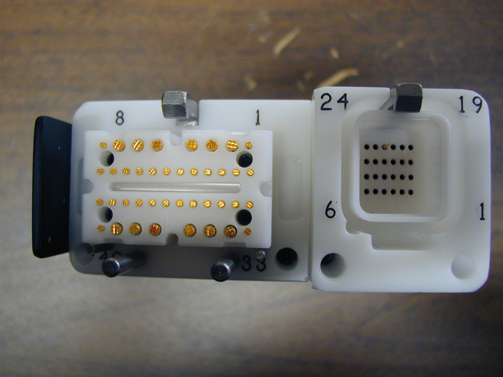 Test Plug example. 2in1 plug - 40way and 24way
